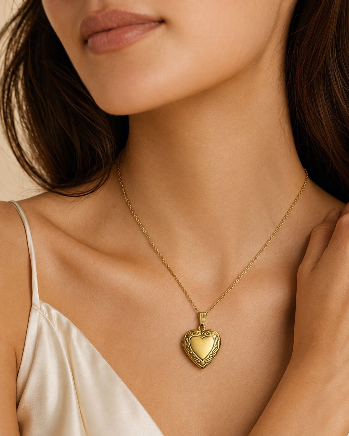 Model wearing the Avero heart locket necklace